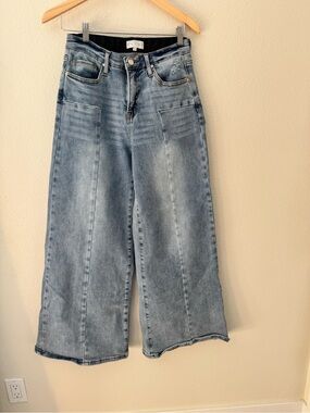 Saige High-Rise Light Blue Wide-Leg Jeans size 28/7